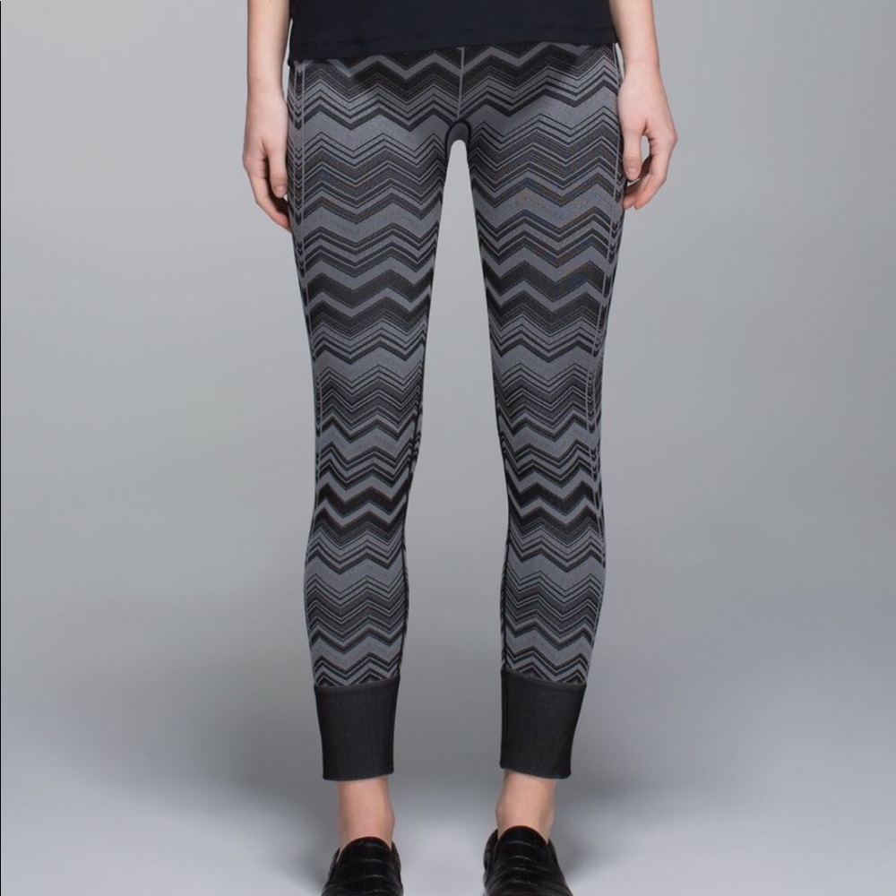 Lululemon ebb to street